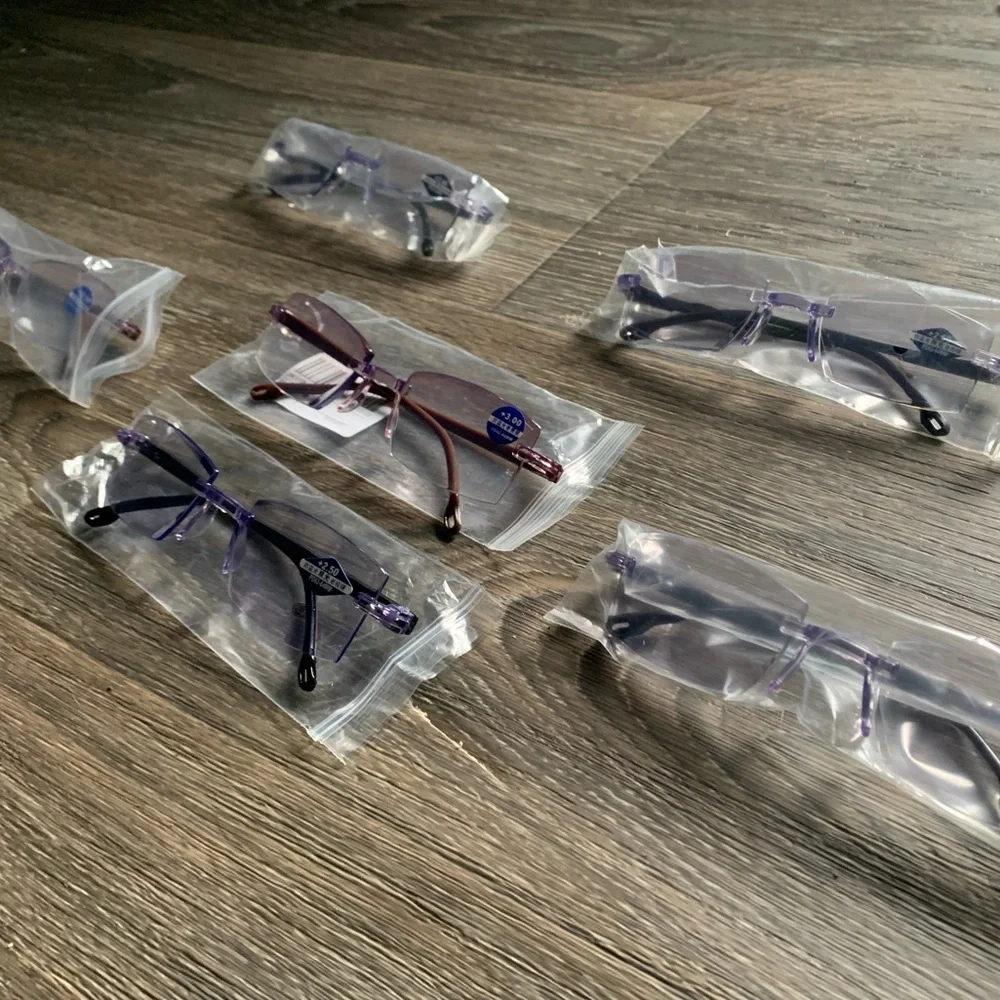 Reading glasses. (+2.50 - +3)